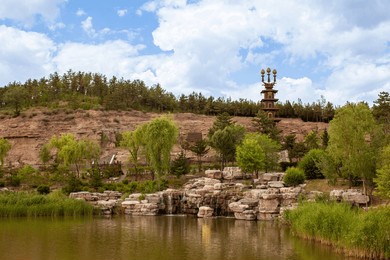 yungang grottoes, ancient chinese buddhist temple grottoes built during the northern wei dynasty near the city of datong, in the province of shanxi, china