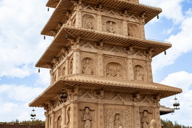 yungang grottoes, ancient chinese buddhist temple grottoes built during the northern wei dynasty near the city of datong, in the province of shanxi, china