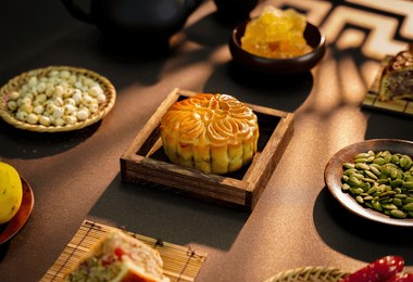 traditional moon cake china vietnam