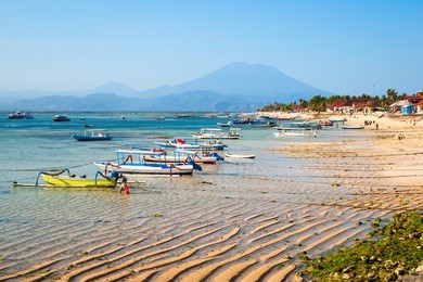 turquoise paradise beach at nusa lembongan island, indonesia