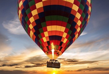 hot air balloon flight sunset