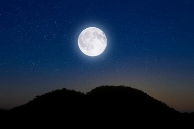 stars shining in the night sky and full moon
