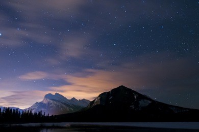 night scenery mount rundle and vermilion lakes banff national park alberta canada
