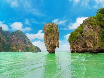 james bond island (ko tapu), thailand, phang nga bay, phuket - limestone tower karsts, part of ao phang nga national park