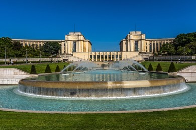fountains at tracadero gardens. trocadero is area of paris on banks of seine not far from famous eiffel tower. on a hilltop in 1937 built a new palace - palais de chaillot. paris, france.