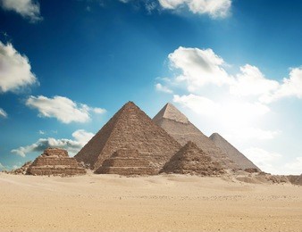 pyramids in giza 