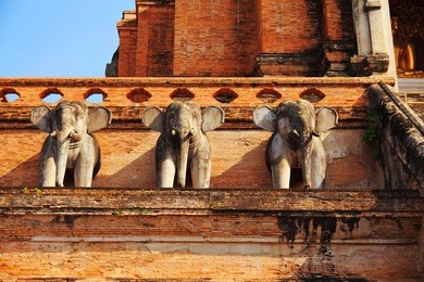 wat chedi luang is a buddhist temple in the historic centre of chiang mai, thailand. 