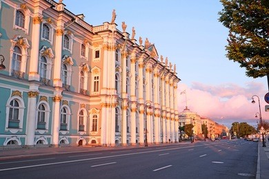 the building of hermitage and winter palace in st. petersburg, russia