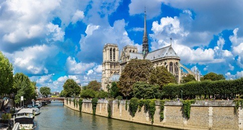 seine and notre dame de paris is the one of the most famous symbols of paris