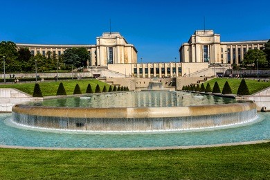 fountains at tracadero gardens. trocadero is area of paris on banks of seine not far from famous eiffel tower. on a hilltop in 1937 built a new palace - palais de chaillot. paris, france.