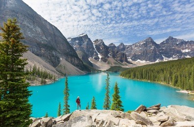 beautiful moraine lake in banff national park, canada
