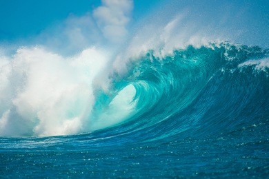breaking wave in mauritius