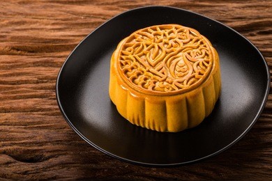 chinese moon cake -- food for chinese mid-autumn festival