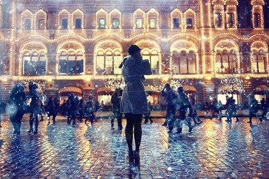 night portrait of the girl in a winter city