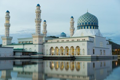 masjid bandaraya likas kota kinabalu sabah, malaysia.