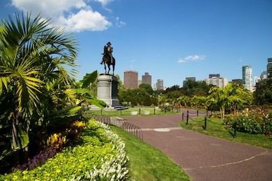 george washington statue in boston public garden, boston