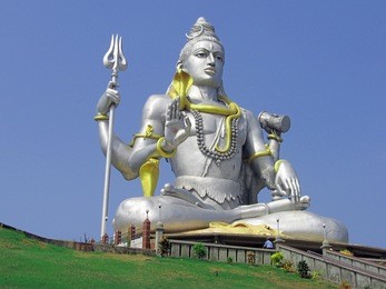 shiva statue im murudeswar, india