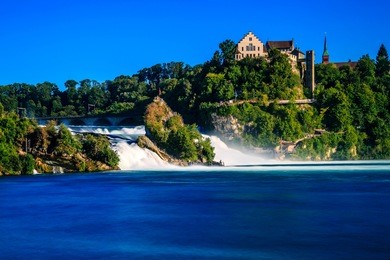 rheinfall in der schweiz
the rheinfall waterfall is the largest waterfall in europe.
it is located in neuhausen am rheinfall in switzerland.