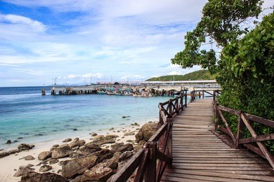 the koh larn island in thailand
