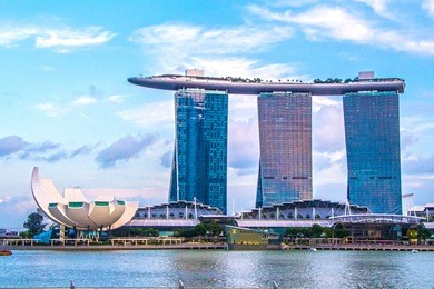 singapore-feb 7, 2015: marina bay sands hotel