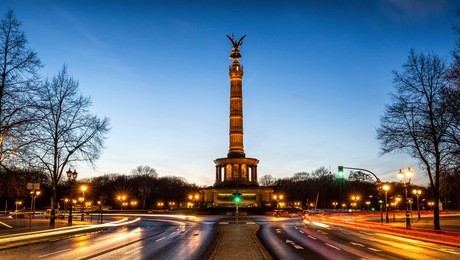 victory column (siegessaeule) in berlin, germany at dusk