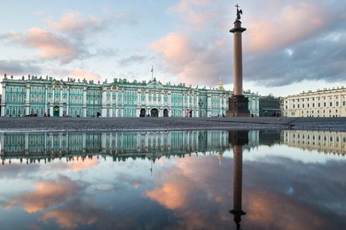 st. petersburg. winter palace. palace square. reflection