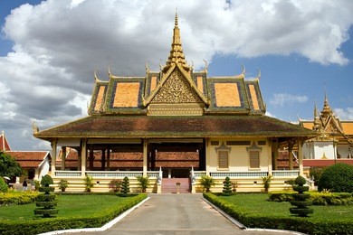 royal palace and silver pagoda at phnom penh cambodia