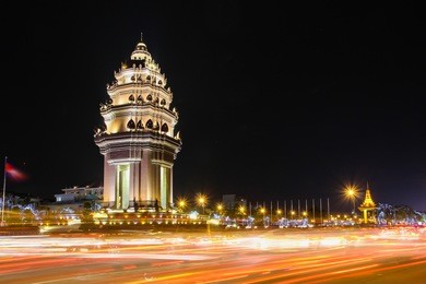 independence monument in the night time which is the one of landmark in phnom penh, cambodia.