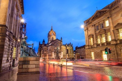 street view of the historic royal mile, edinburgh, scotland
