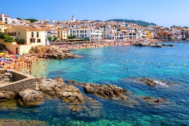 calella de palafrugell, traditional whitewashed fisherman village and a popular travel and holiday destination on costa brava, catalonia, spain