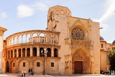 metropolitan cathedral-basilica of the assumption of our lady of valencia (western view from our lady square, with the apostles gate)