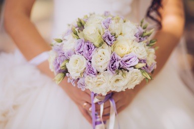 bride holding bouquet
