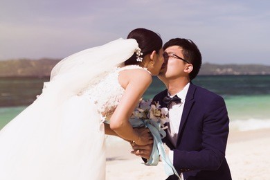 chinese bride and groom wedding photos in boracay / philippines, puka beach.