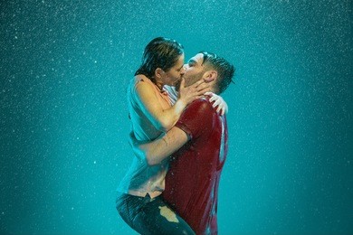 the loving couple in the rain