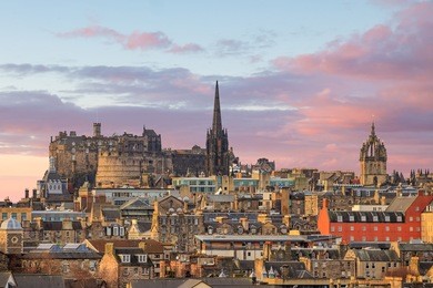 old town edinburgh and edinburgh castle in scotland uk