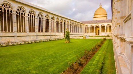 the monumental cemetery (camposanto monumentale) is a historic cemitery located in the piazza dei miracoli (piazza del duomo) in the city of pisa, tuscany, italy.