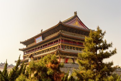 drum tower of xi'an is one of the symbols of the city. it was erected in 1380 during the early ming dynasty