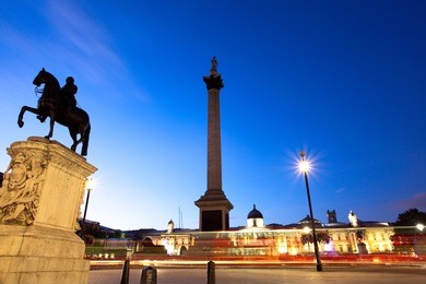 night shot of trafalgar square, london