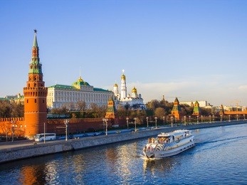 view of the moscow kremlin, grand kremlin palace