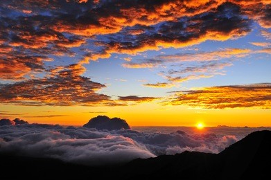 sunrise on the summit of haleakala on the hawaiian island of maui