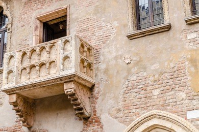 juliet's balcony, verona, italy