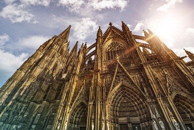 cologne cathedral (kÃ?Â¶lner dom) in the morning sun, cologne, germany