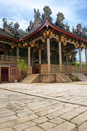 the khoo kongsi is a large chinese clanhouse with elaborate and highly ornamented architecture, a mark of the dominant presence of the chinese in penang