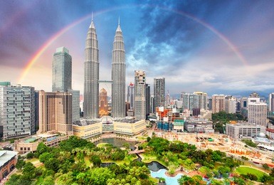  kuala lumper skyline with rainbow