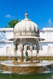 saheliyon-ki-bari (courtyard of the maidens) is a major garden in udaipur, india