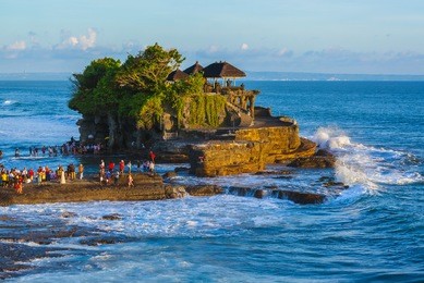 tanah lot temple in bali indonesia - nature and architecture background