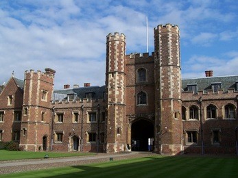 st. john's college in cambridge - inner yard - location of pink floyd "high hopes" promo