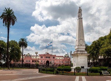plaza de mayo and casa rosada - buenos aires, argentina