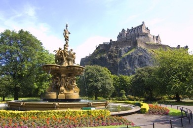 edinburgh park fountain and castle