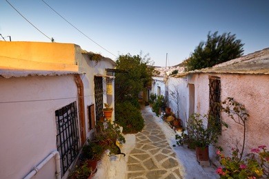 street of anafiotika in the old town of athens.